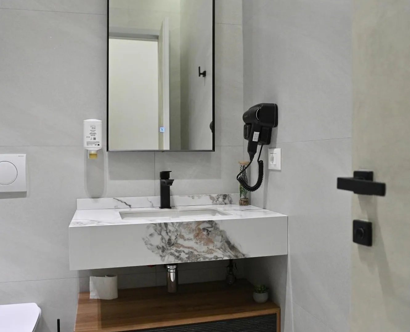 Galeria'S Rooms, Central Tirana, Self Check-In Albania